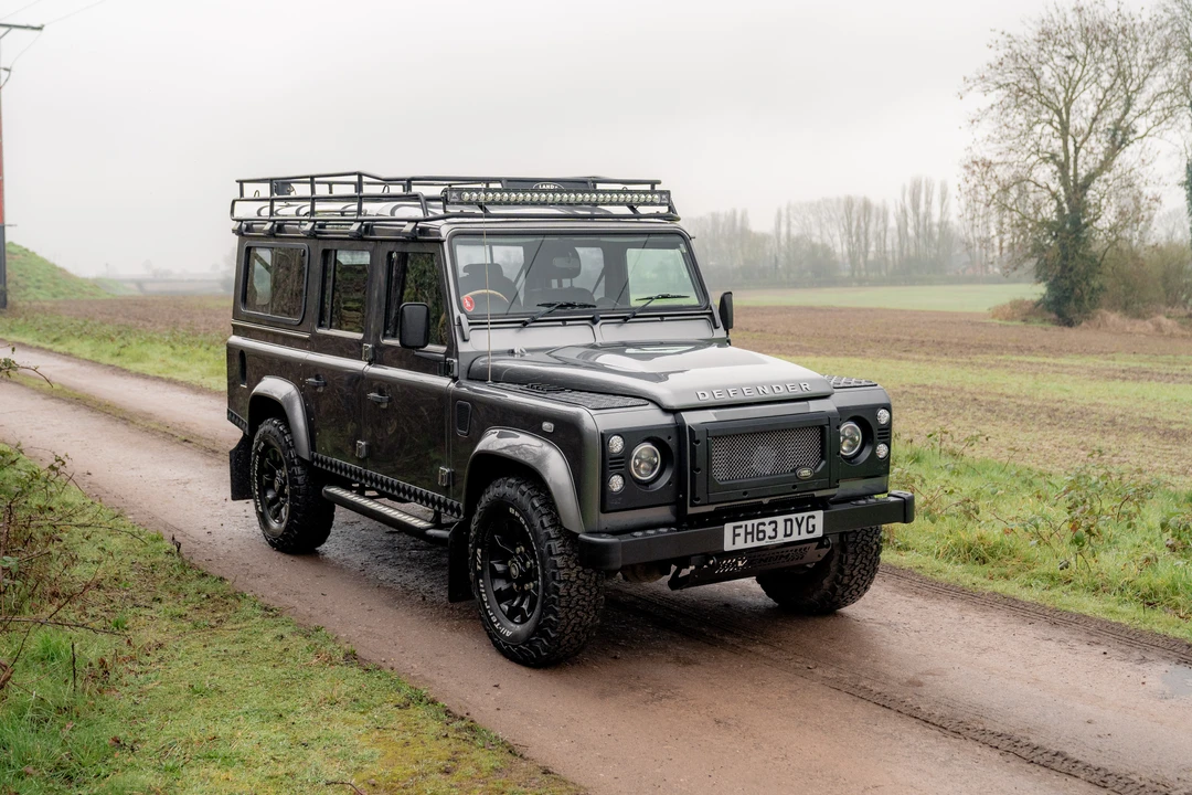 2013 Land Rover Defender 110 - Image 11 of 31