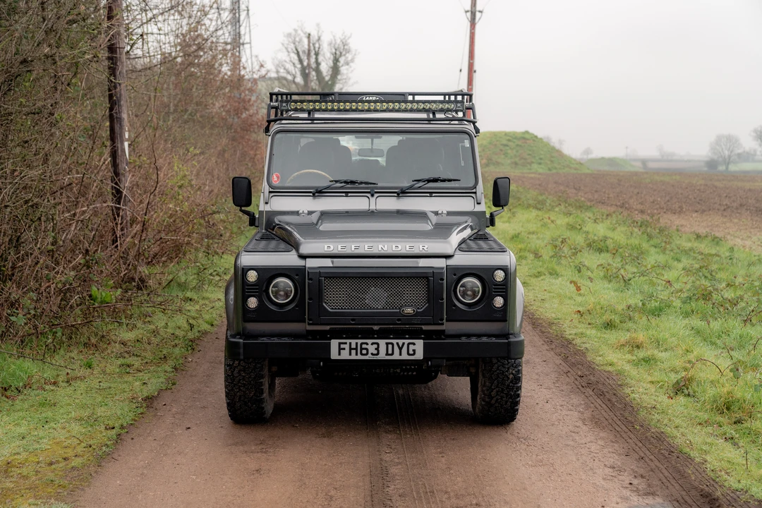 2013 Land Rover Defender 110 - Image 10 of 31