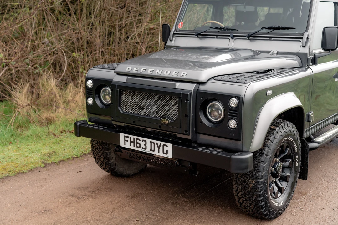 2013 Land Rover Defender 110 - Image 18 of 31