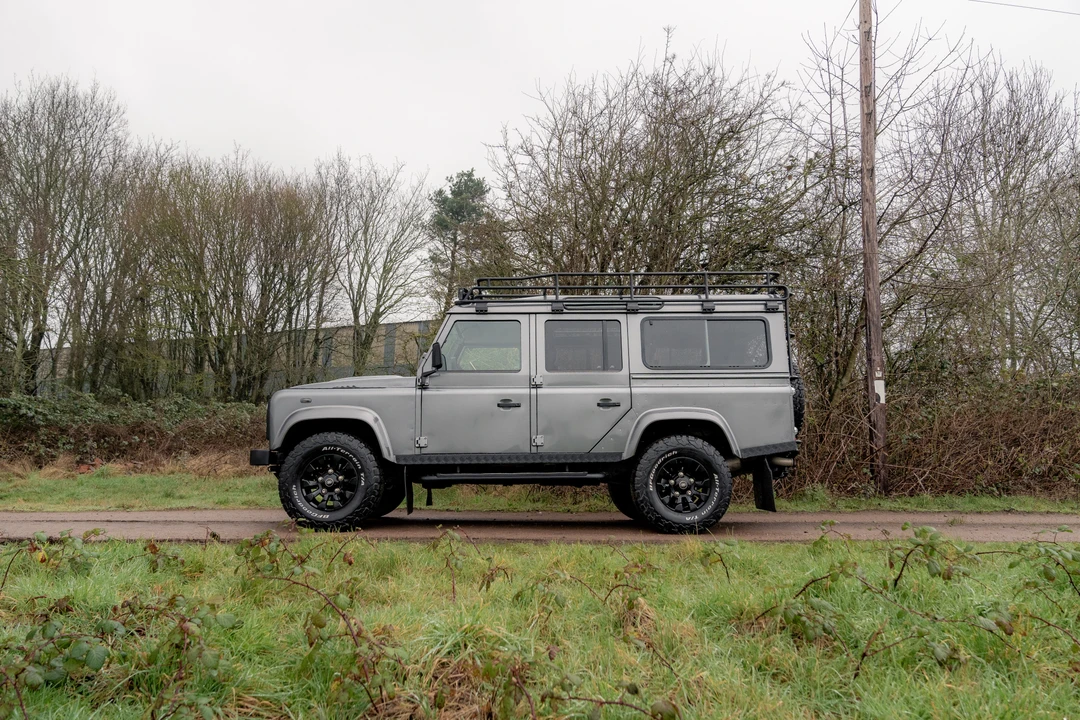 2013 Land Rover Defender 110 - Image 13 of 31