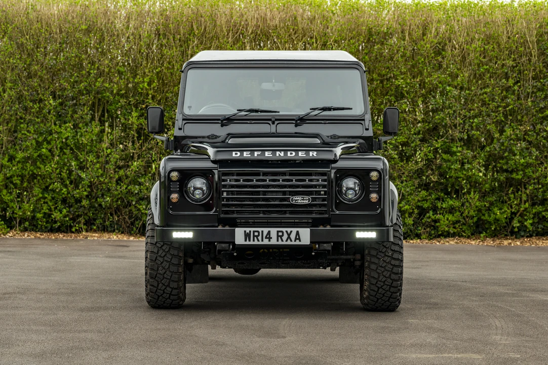 2014 Land Rover Defender 110 - Image 2 of 31