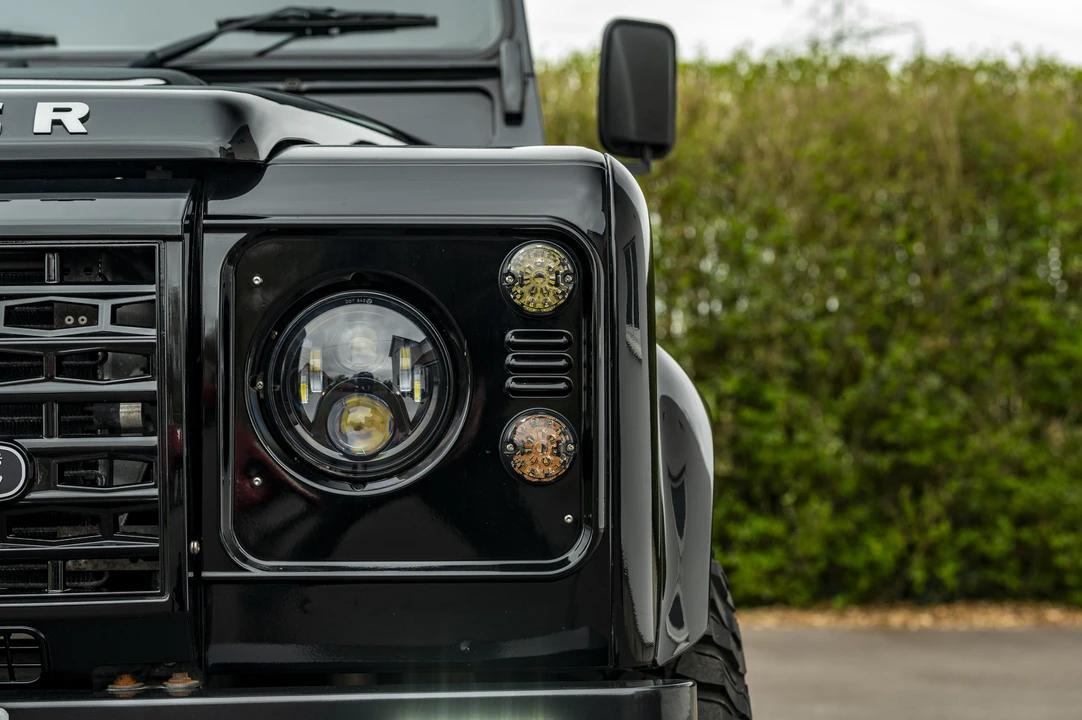 2014 Land Rover Defender 110 - Image 14 of 31