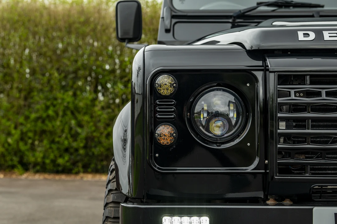 2014 Land Rover Defender 110 - Image 15 of 31