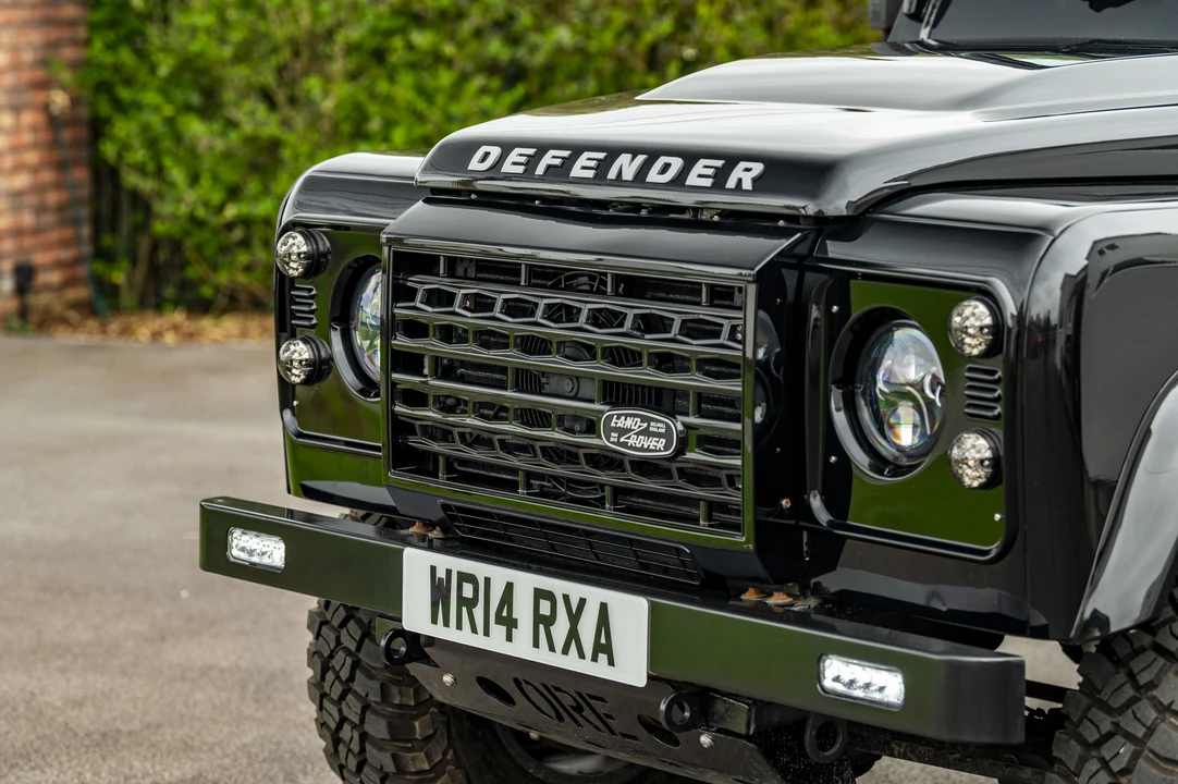 2014 Land Rover Defender 110 - Image 25 of 31