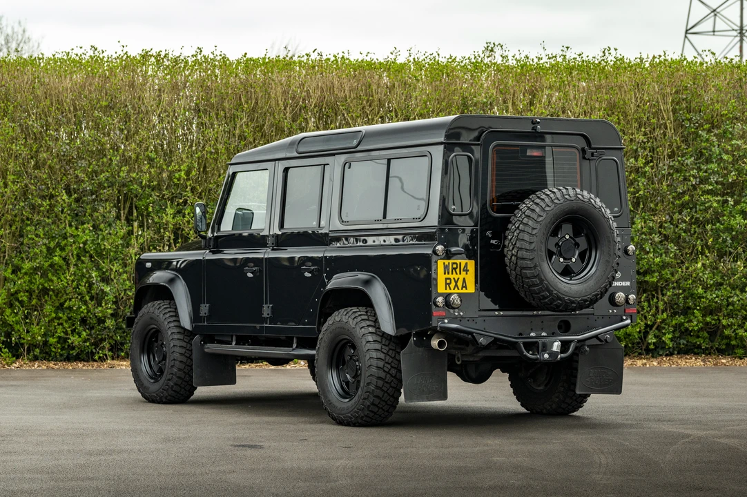 2014 Land Rover Defender 110 - Image 5 of 31