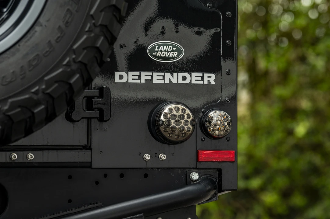 2014 Land Rover Defender 110 - Image 28 of 31