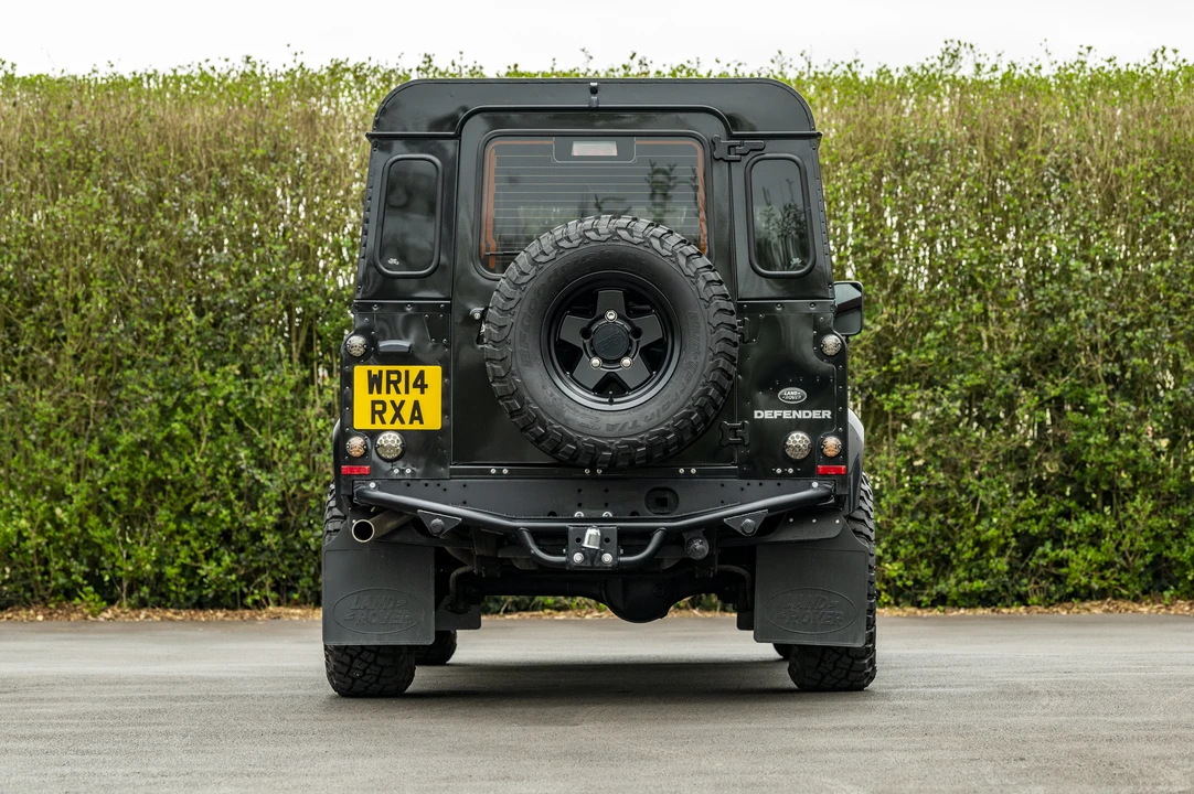 2014 Land Rover Defender 110 - Image 6 of 31