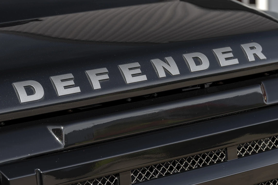 2014 Land Rover Defender 110 - Image 11 of 31