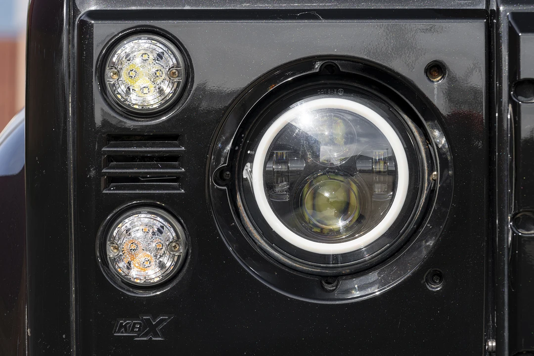 2014 Land Rover Defender 110 - Image 12 of 31