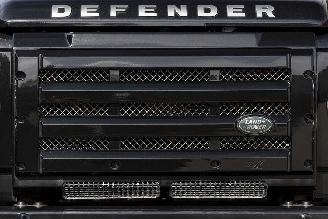 2014 Land Rover Defender 110 - Image 14 of 31