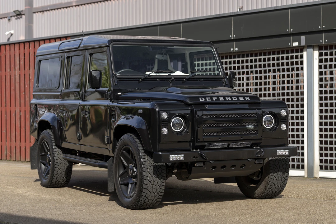 2014 Land Rover Defender 110 - Image 3 of 31