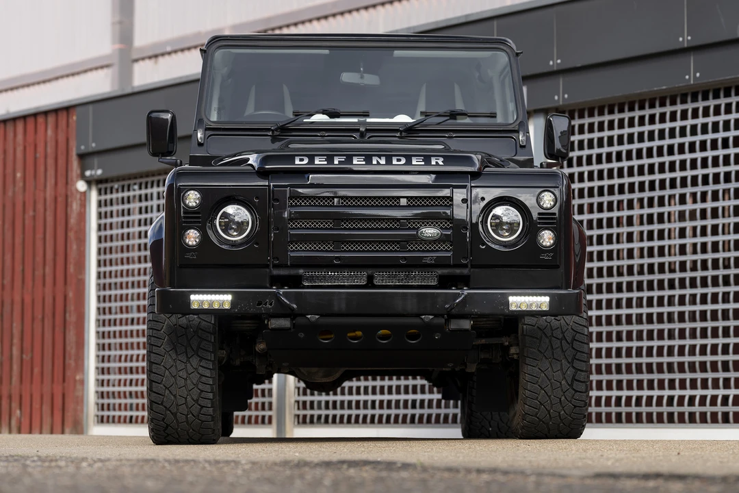 2014 Land Rover Defender 110 - Image 2 of 31