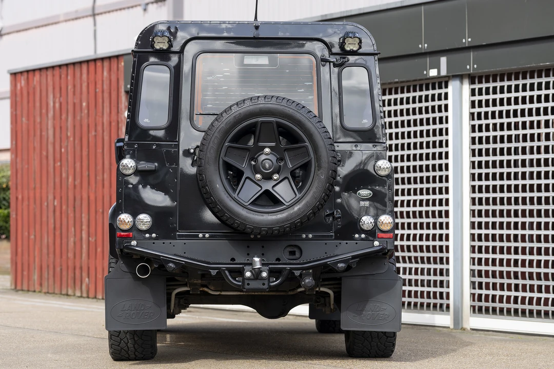 2014 Land Rover Defender 110 - Image 7 of 31