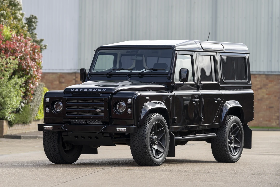 2014 Land Rover Defender 110 - Image 10 of 31