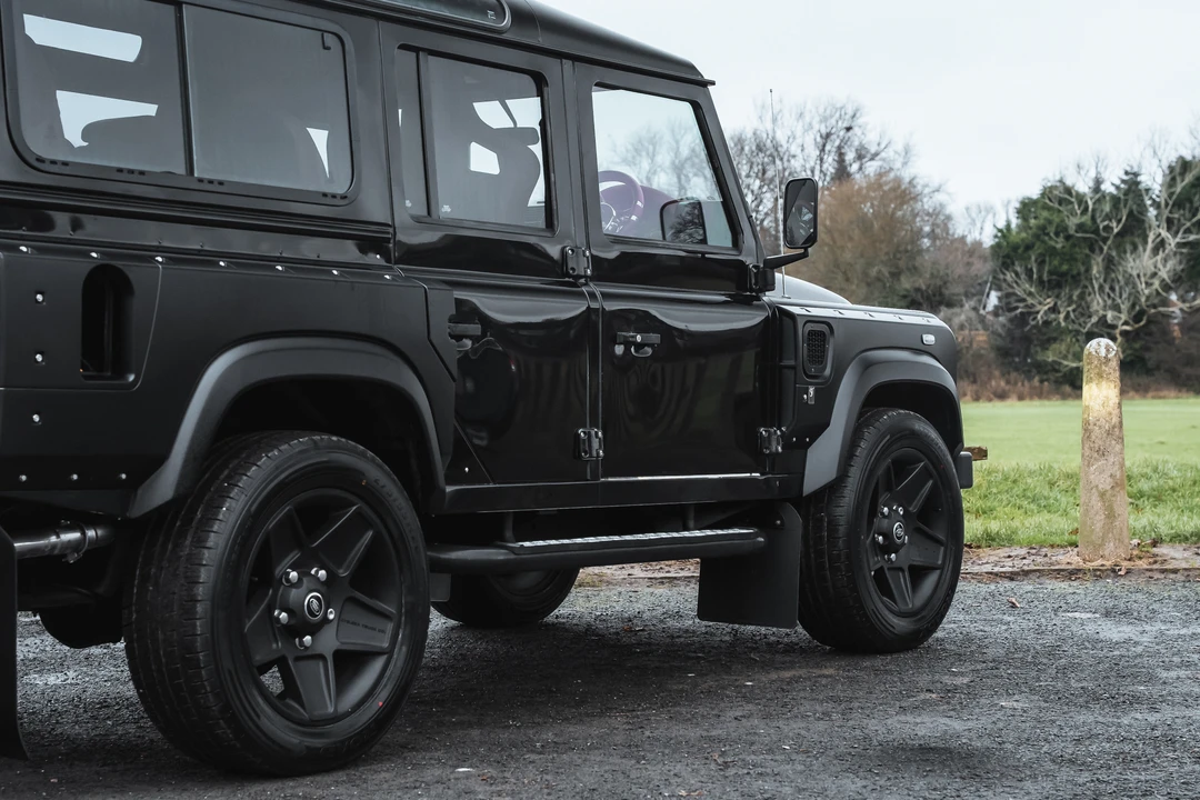 2014 Land Rover Defender 110 - Image 28 of 31