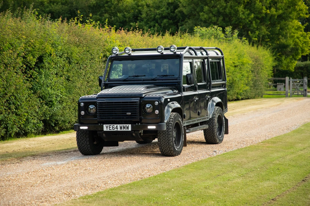 2014 Land Rover Defender 110 - Image 18 of 31