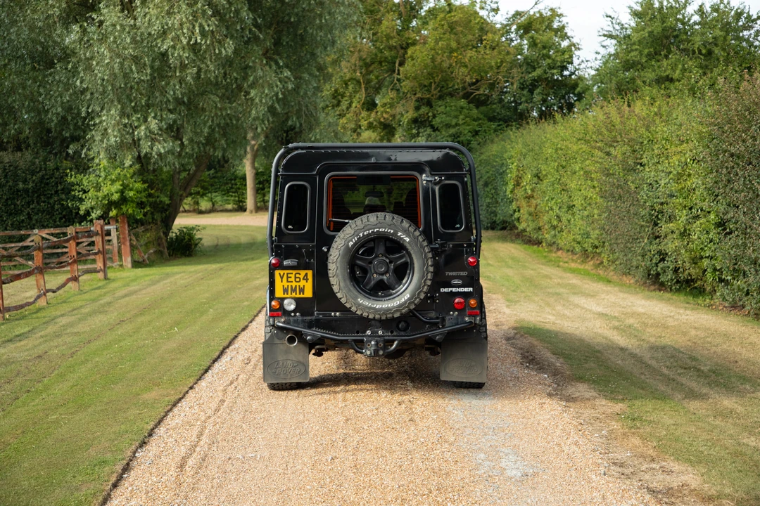 2014 Land Rover Defender 110 - Image 13 of 31