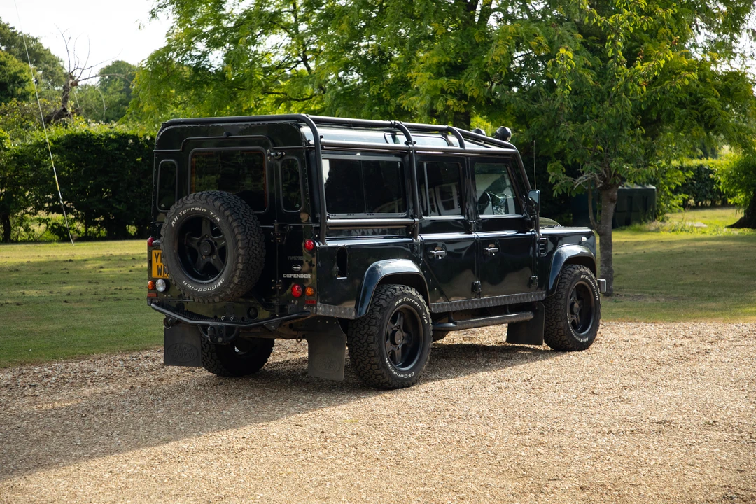2014 Land Rover Defender 110 - Image 6 of 31