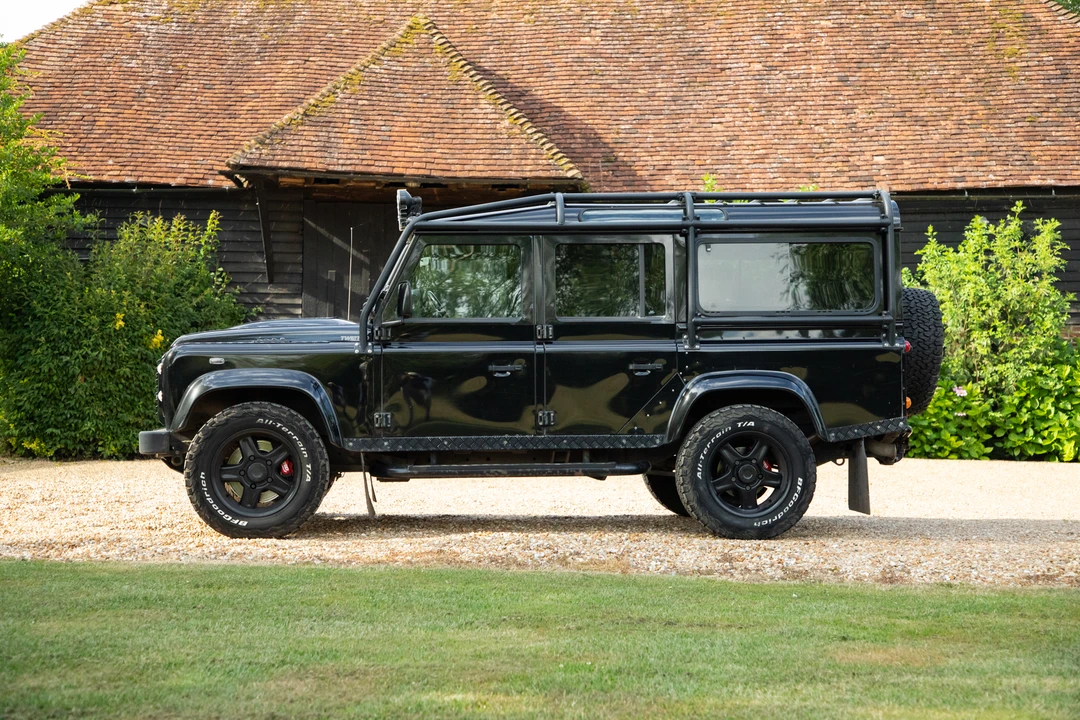 2014 Land Rover Defender 110 - Image 4 of 31