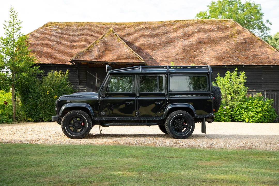 2014 Land Rover Defender 110 - Image 11 of 31