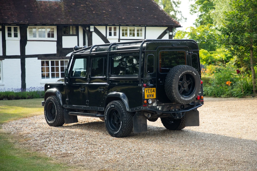 2014 Land Rover Defender 110 - Image 5 of 31
