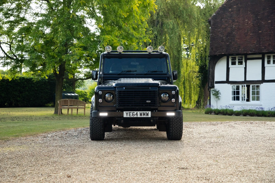 2014 Land Rover Defender 110 - Image 17 of 31