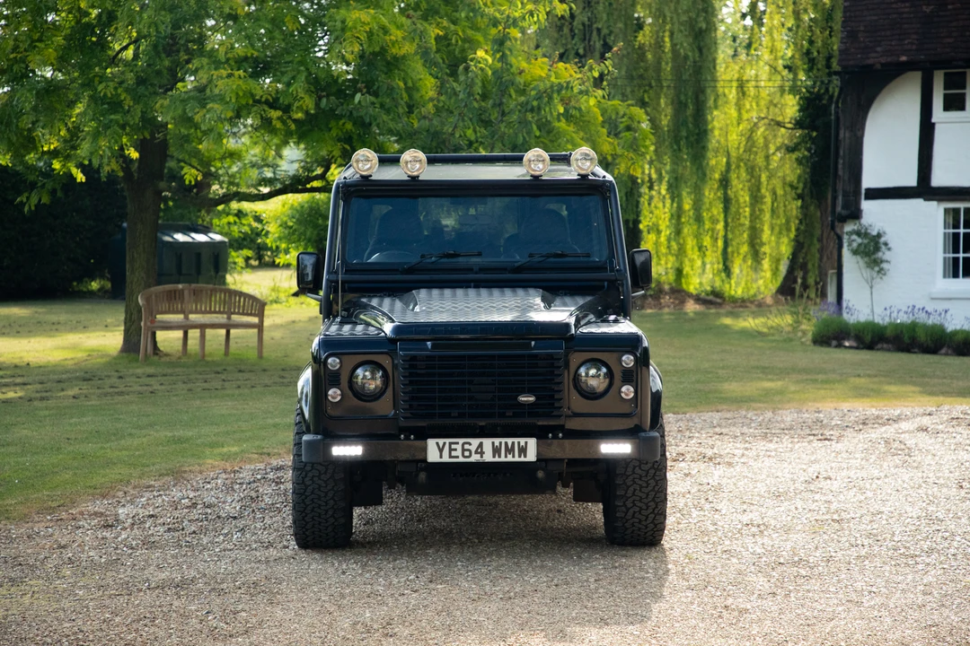 2014 Land Rover Defender 110 - Image 9 of 31