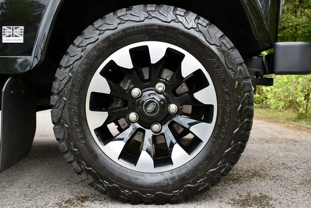 2014 Land Rover Defender 110 - Image 23 of 30