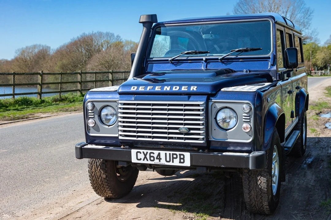 2014 Land Rover Defender 110 - Image 19 of 30