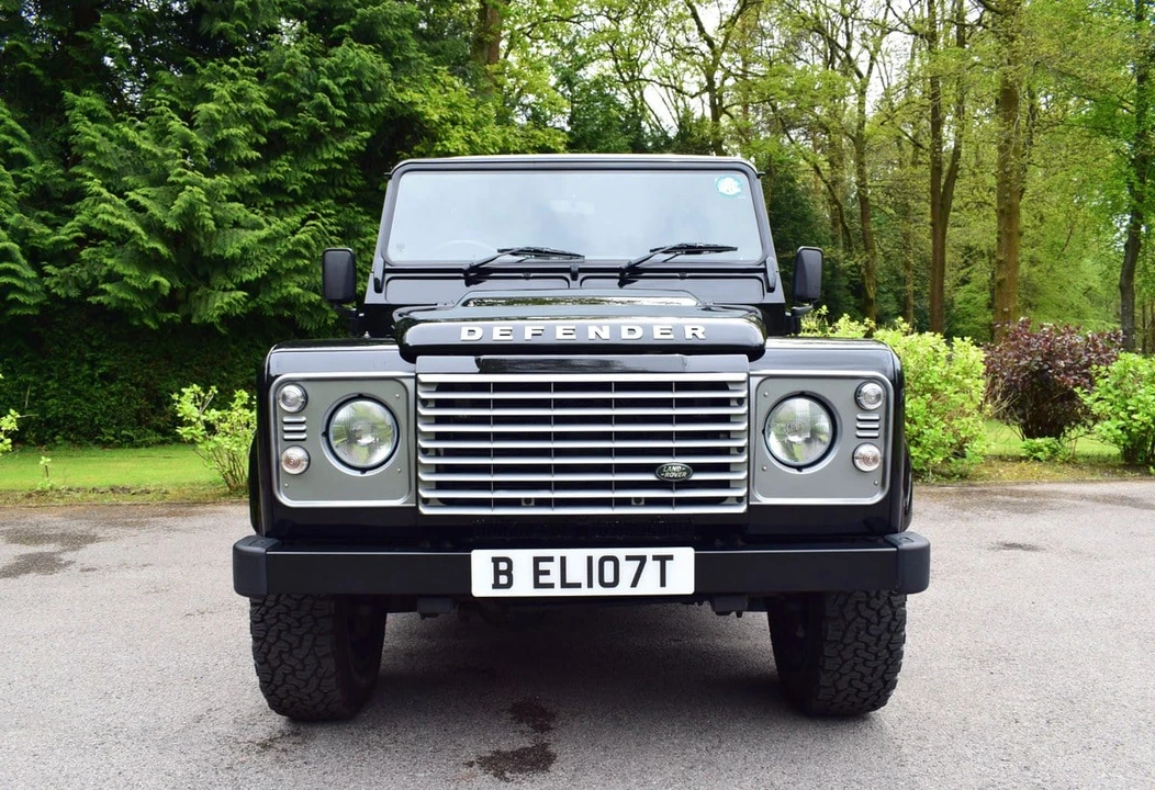 2014 Land Rover Defender 110 - Image 9 of 30