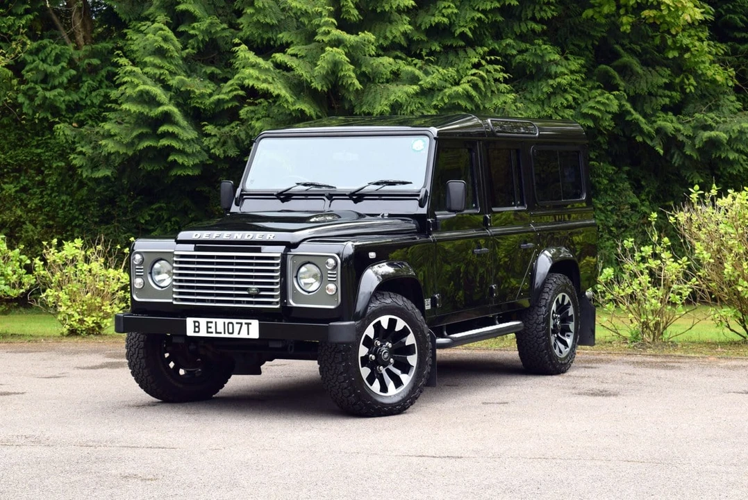 2014 Land Rover Defender 110 - Image 3 of 30