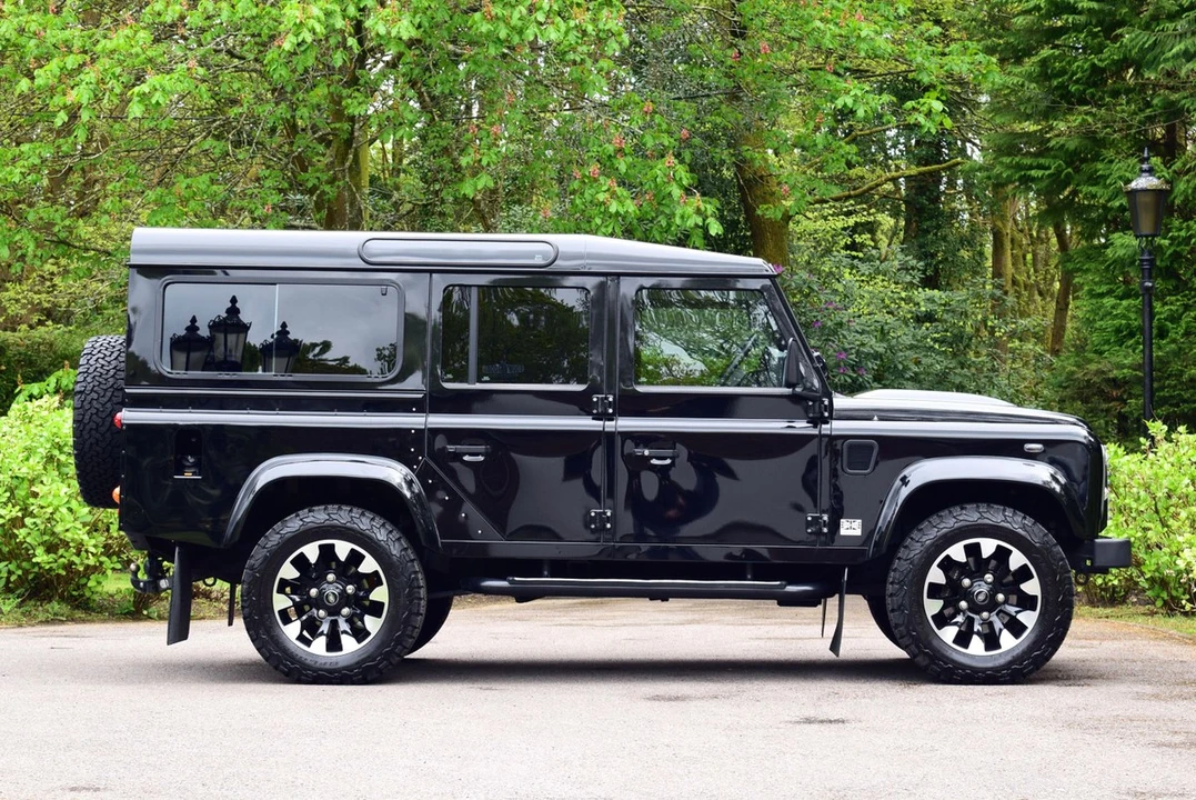 2014 Land Rover Defender 110 - Image 8 of 30