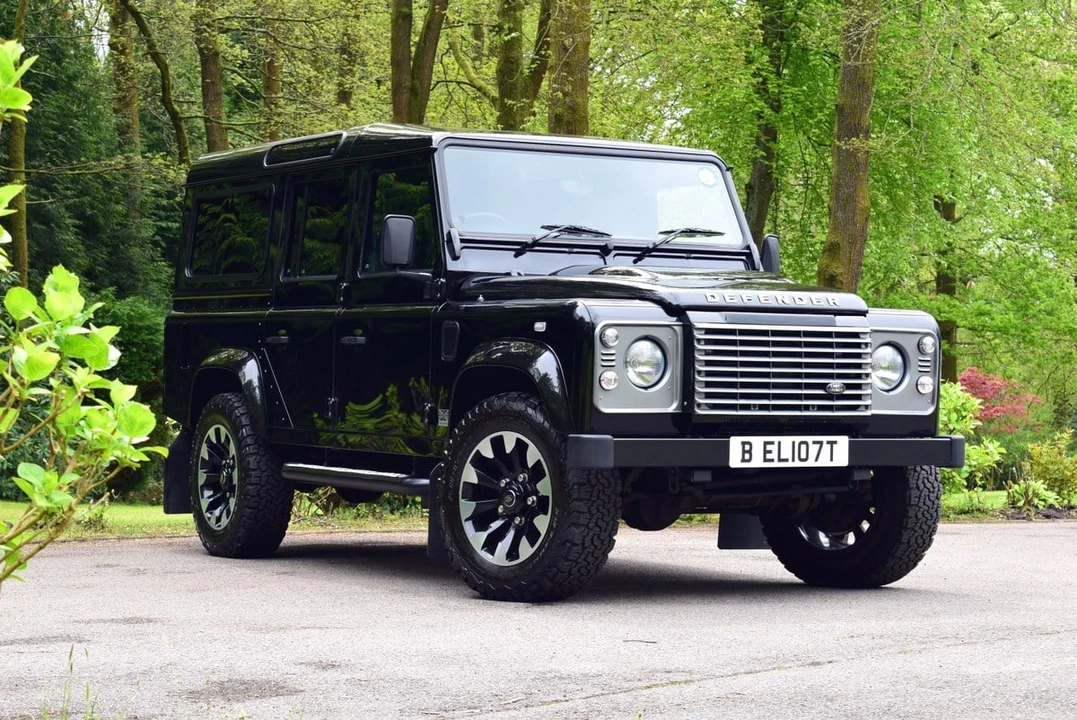 2014 Land Rover Defender 110 - Image 4 of 30