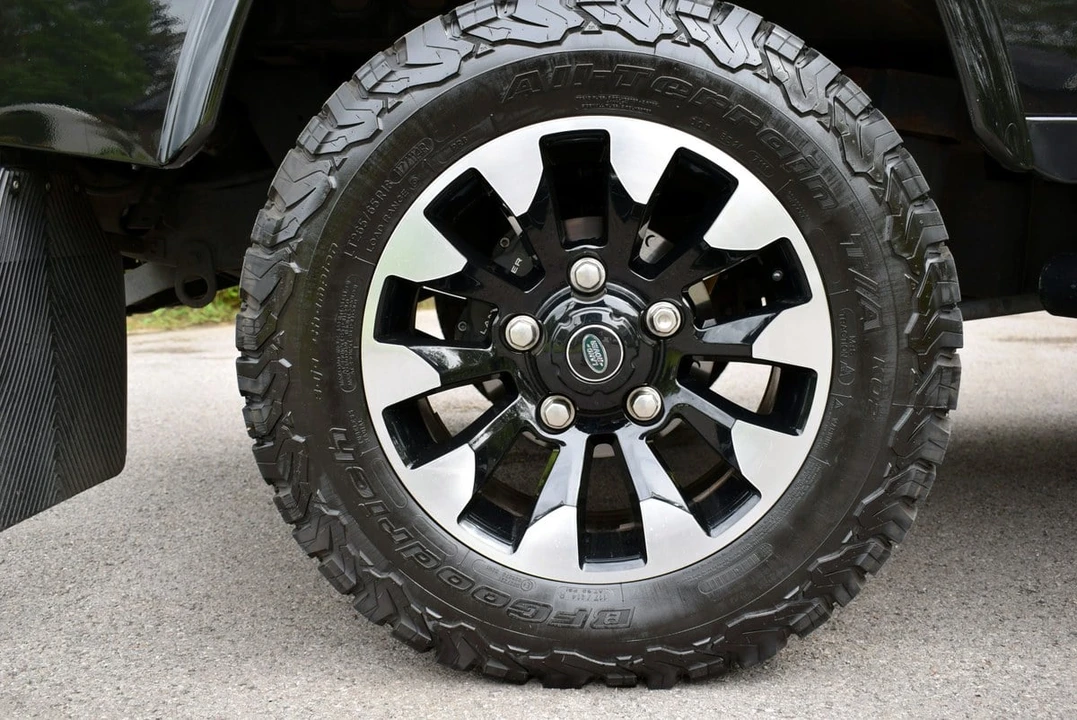 2014 Land Rover Defender 110 - Image 24 of 30