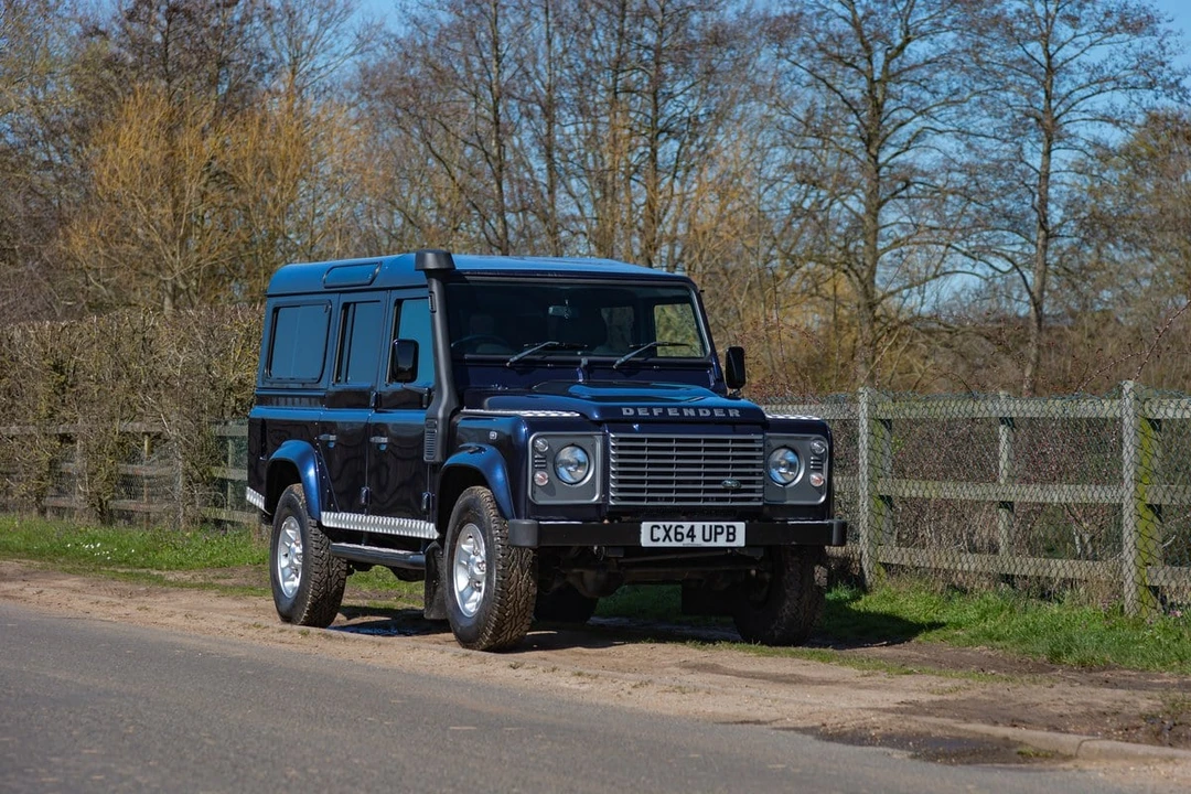 2014 Land Rover Defender 110 - Image 11 of 30