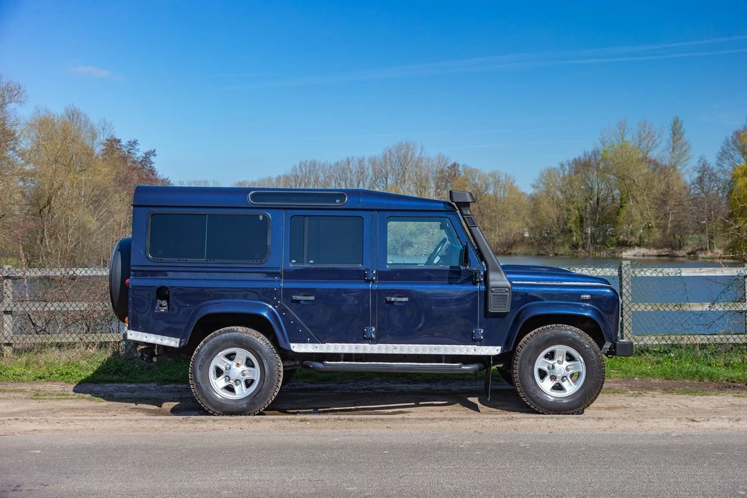 2014 Land Rover Defender 110 - Image 5 of 30