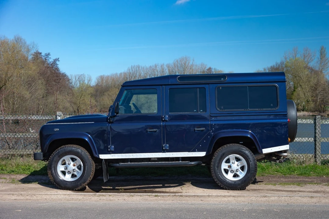 2014 Land Rover Defender 110 - Image 13 of 30