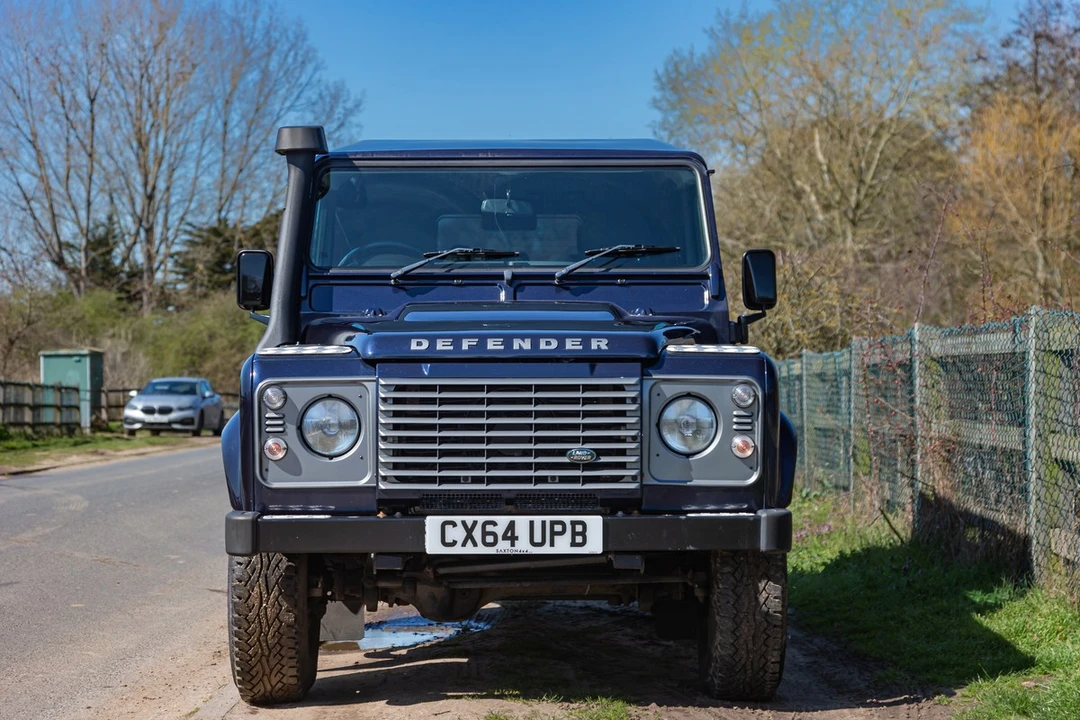 2014 Land Rover Defender 110 - Image 3 of 30