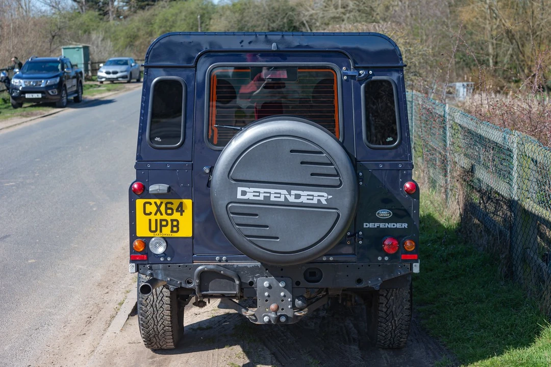 2014 Land Rover Defender 110 - Image 23 of 30