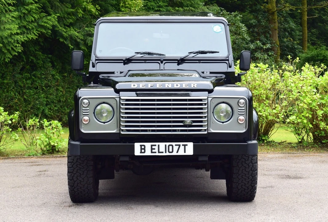 2014 Land Rover Defender 110 - Image 6 of 30