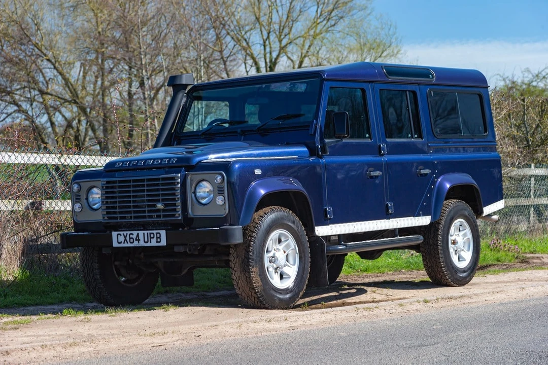 2014 Land Rover Defender 110 - Image 7 of 30