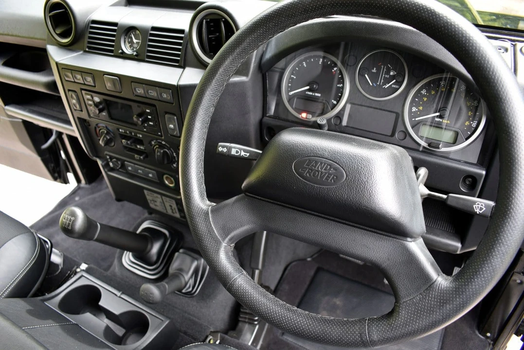 2014 Land Rover Defender 110 - Image 30 of 30