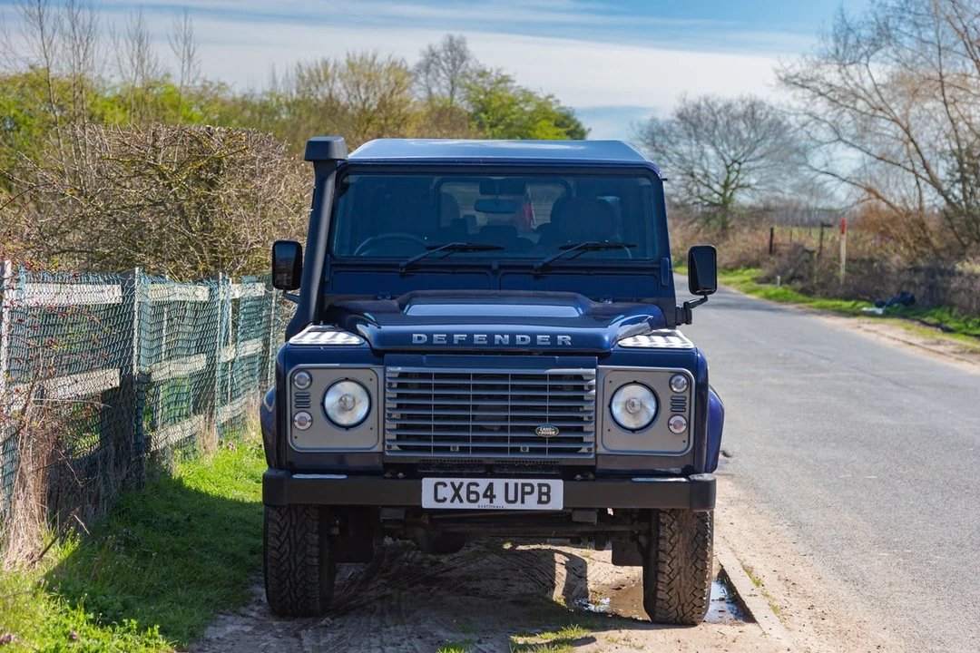2014 Land Rover Defender 110 - Image 21 of 30