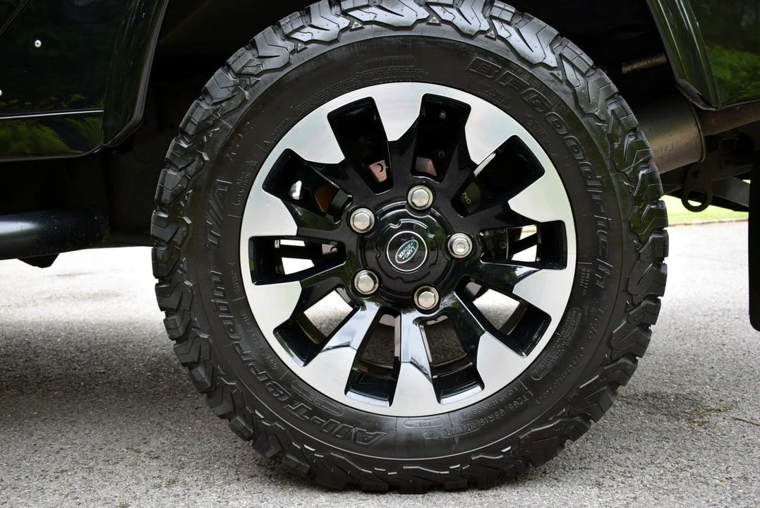 2014 Land Rover Defender 110 - Image 25 of 30
