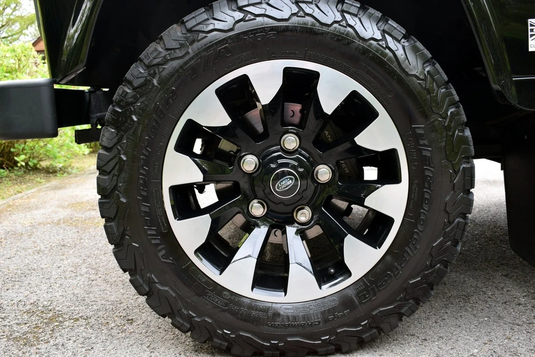 2014 Land Rover Defender 110 - Image 26 of 30
