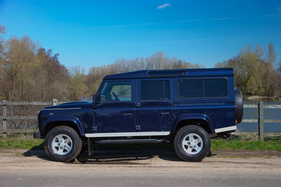 2014 Land Rover Defender 110 - Image 6 of 30