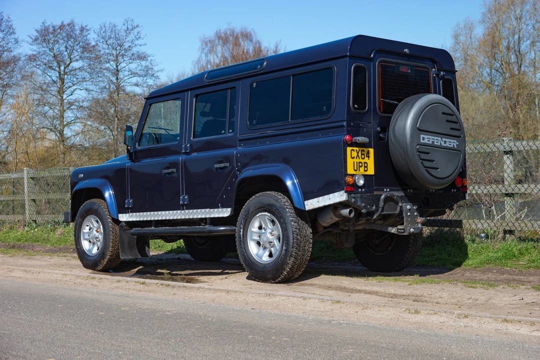 2014 Land Rover Defender 110 - Image 16 of 30