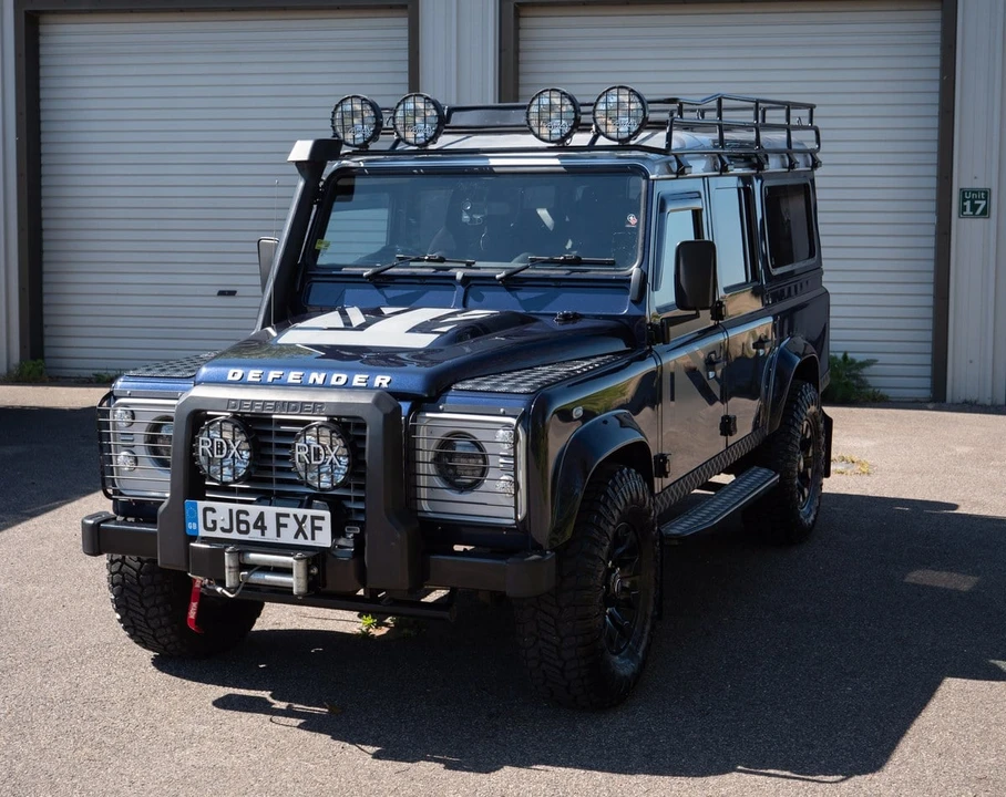 2014 Land Rover Defender 110 - Image 5 of 30