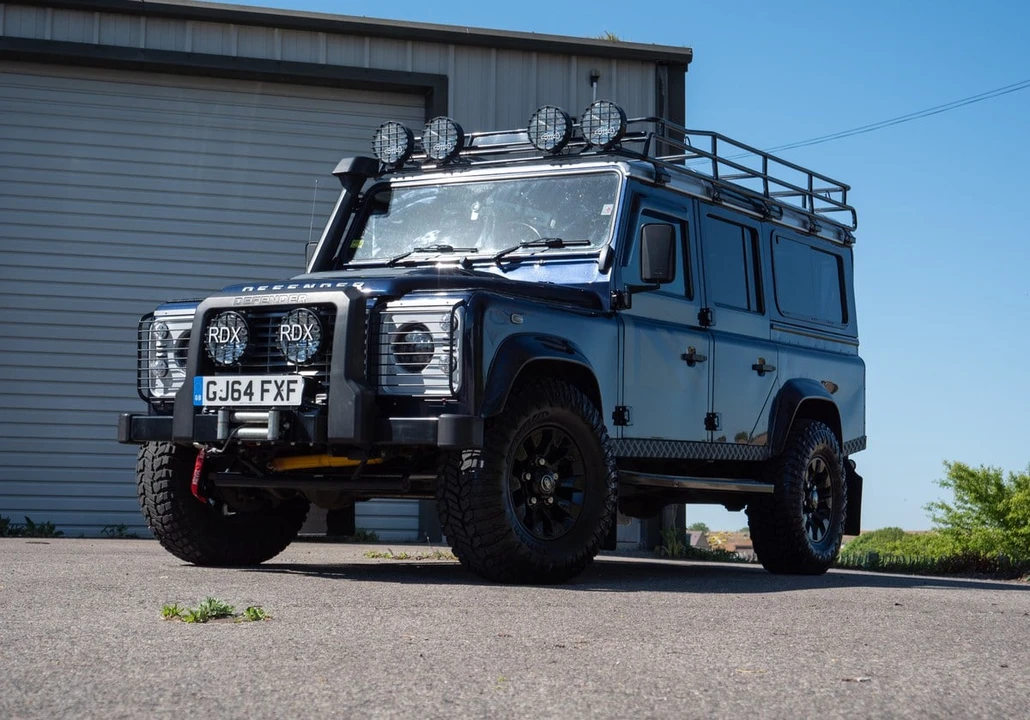 2014 Land Rover Defender 110 - Image 6 of 30