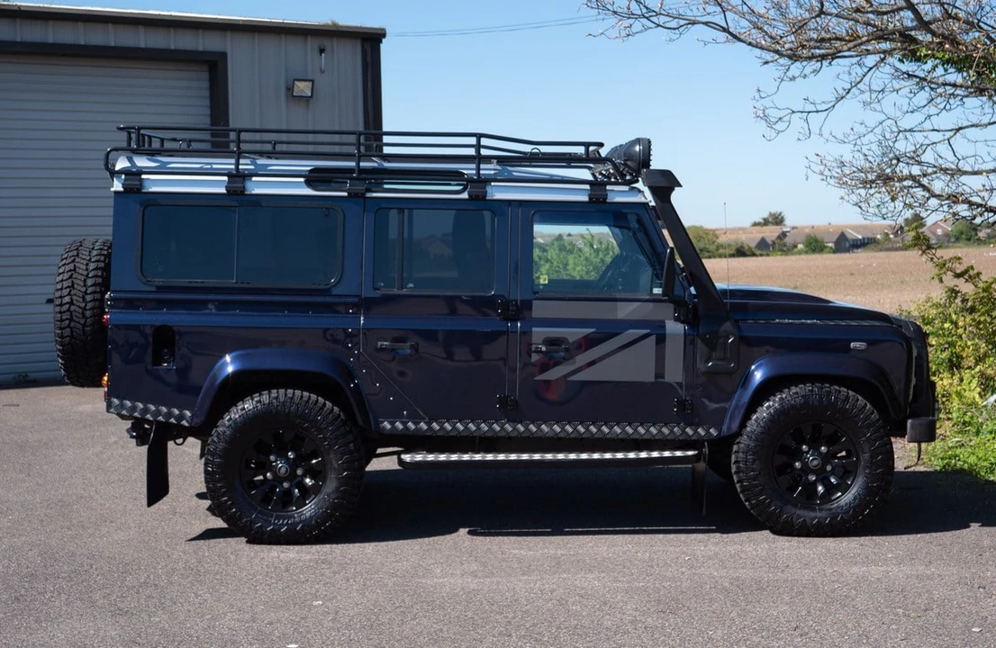 2014 Land Rover Defender 110 - Image 8 of 30